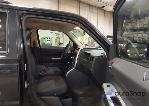 2008 Jeep Patriot Sport из США, поврежденный, VIN 1J8FT28WX8D534562